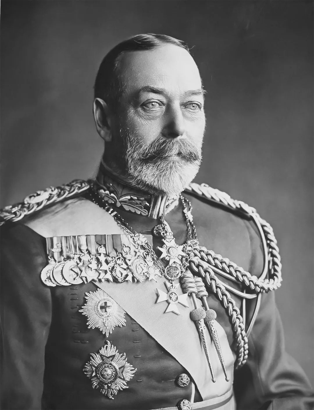 英国王室两大叛逆王子,爱德华为女人抛江山,查尔斯为相好抛妻儿