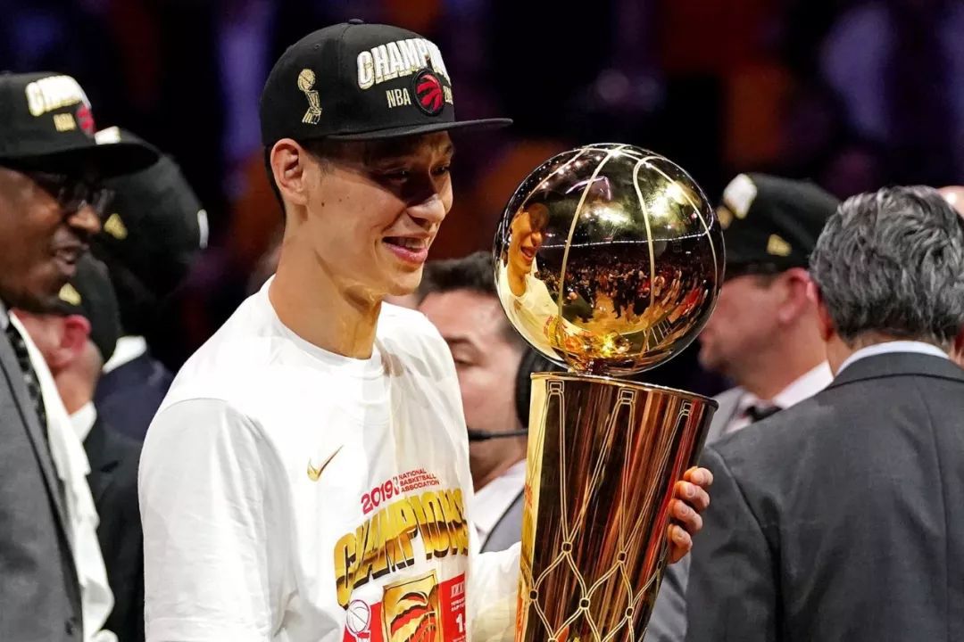 5助攻,交易截止日前,老鹰和林书豪达成了买断,放林书豪去追求自己的