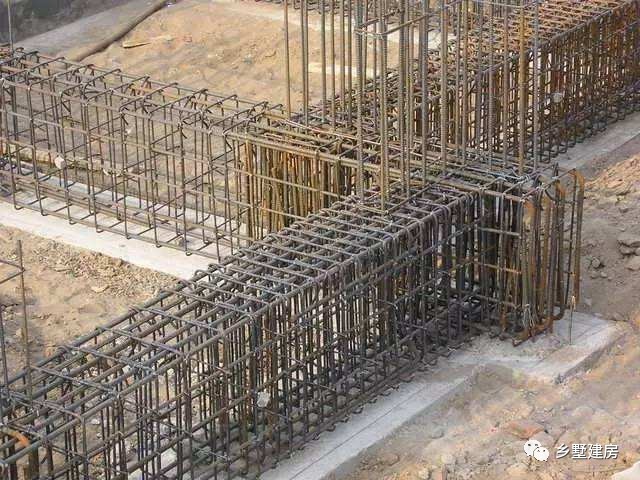 农村建房的钢筋到底要怎么放不懂真要出大事包工头都救不了