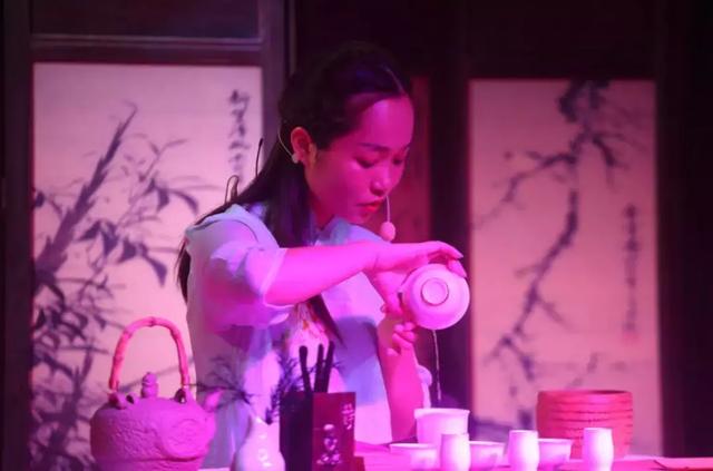 最令人期待的便是来自《泉州讲古》栏目组的讲古人王培焕现场带来的