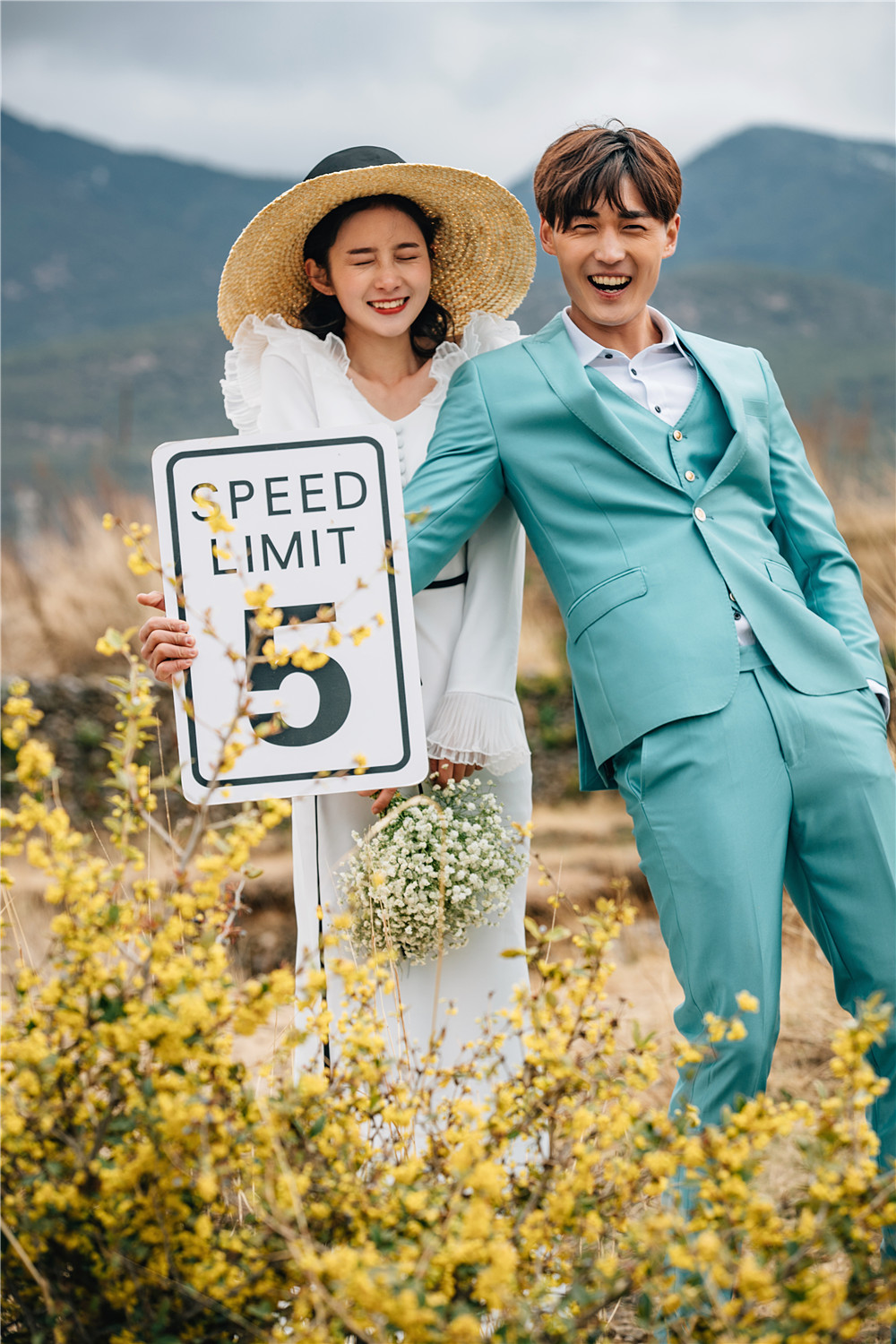 潮拍婚纱照服装该怎样选择