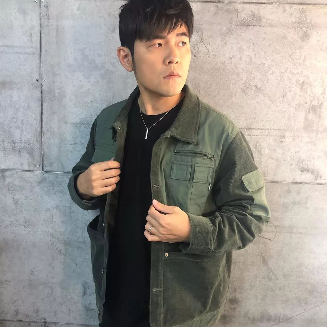 周杰伦:要留胡子吗?yes or no?_伟俊