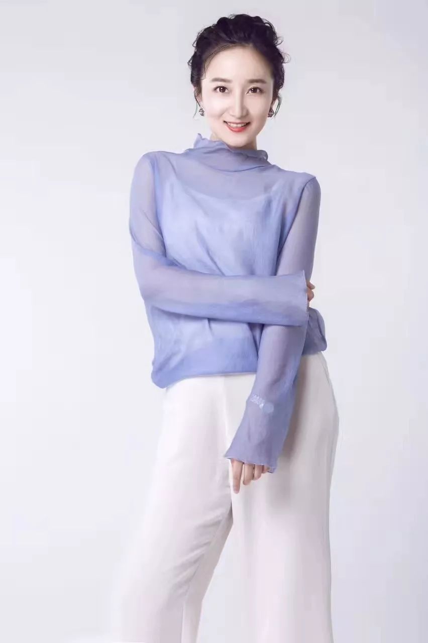 徐丹《合肥经济新闻联播》主播,曾主持过《逛街920》,《陪你逛街》