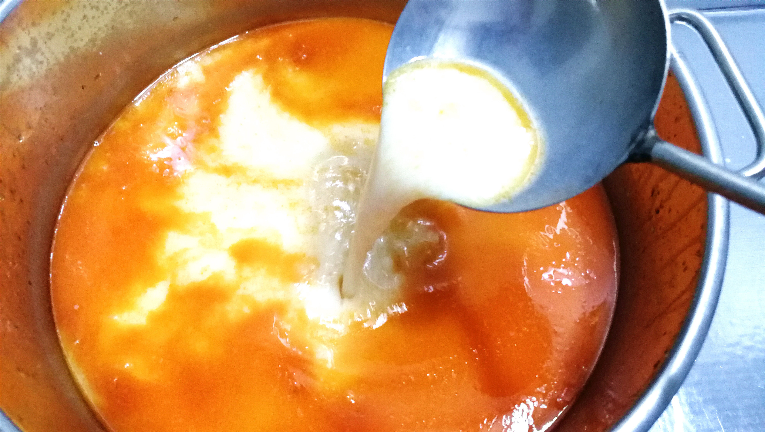 正宗骨汤麻辣烫底汤配方,2019升级版麻辣烫店骨汤麻辣烫底汤做法