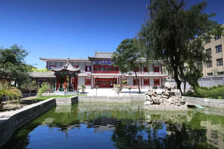 荣国府印象荣国府印象荣国府的蜡像制作的比较精良荣国府的蜡像制作的