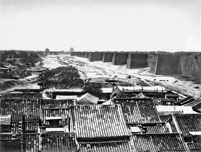 老北京宣武门的护城河图片