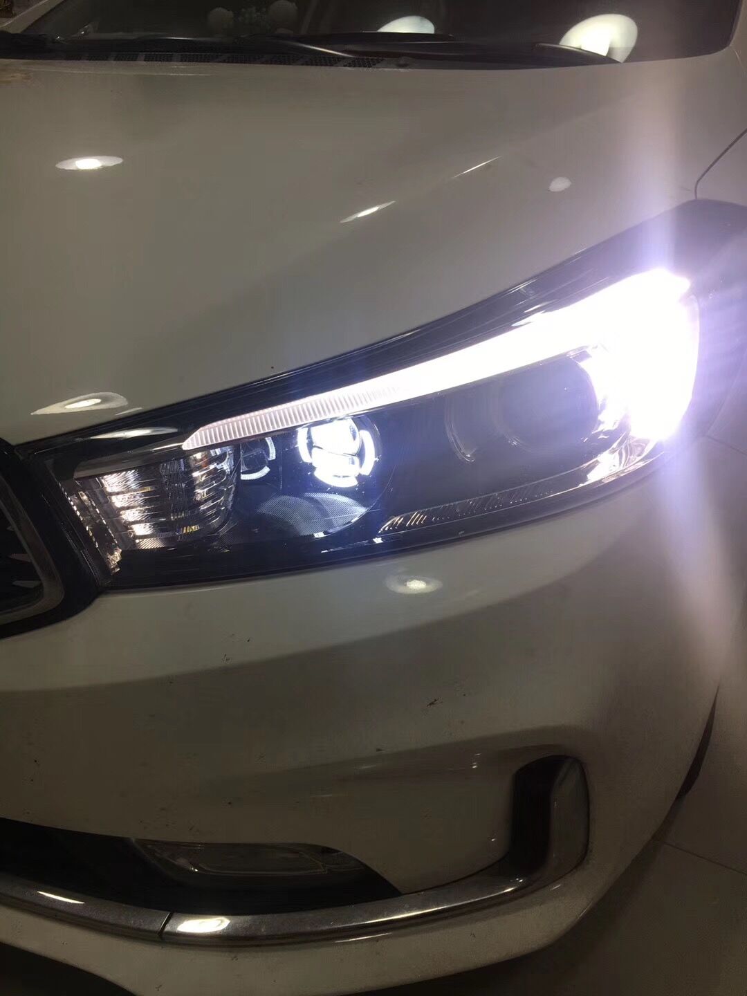 镇江改灯 起亚k3升级led双光透镜 多功能远光炮 灯效超赞_搜狐汽车