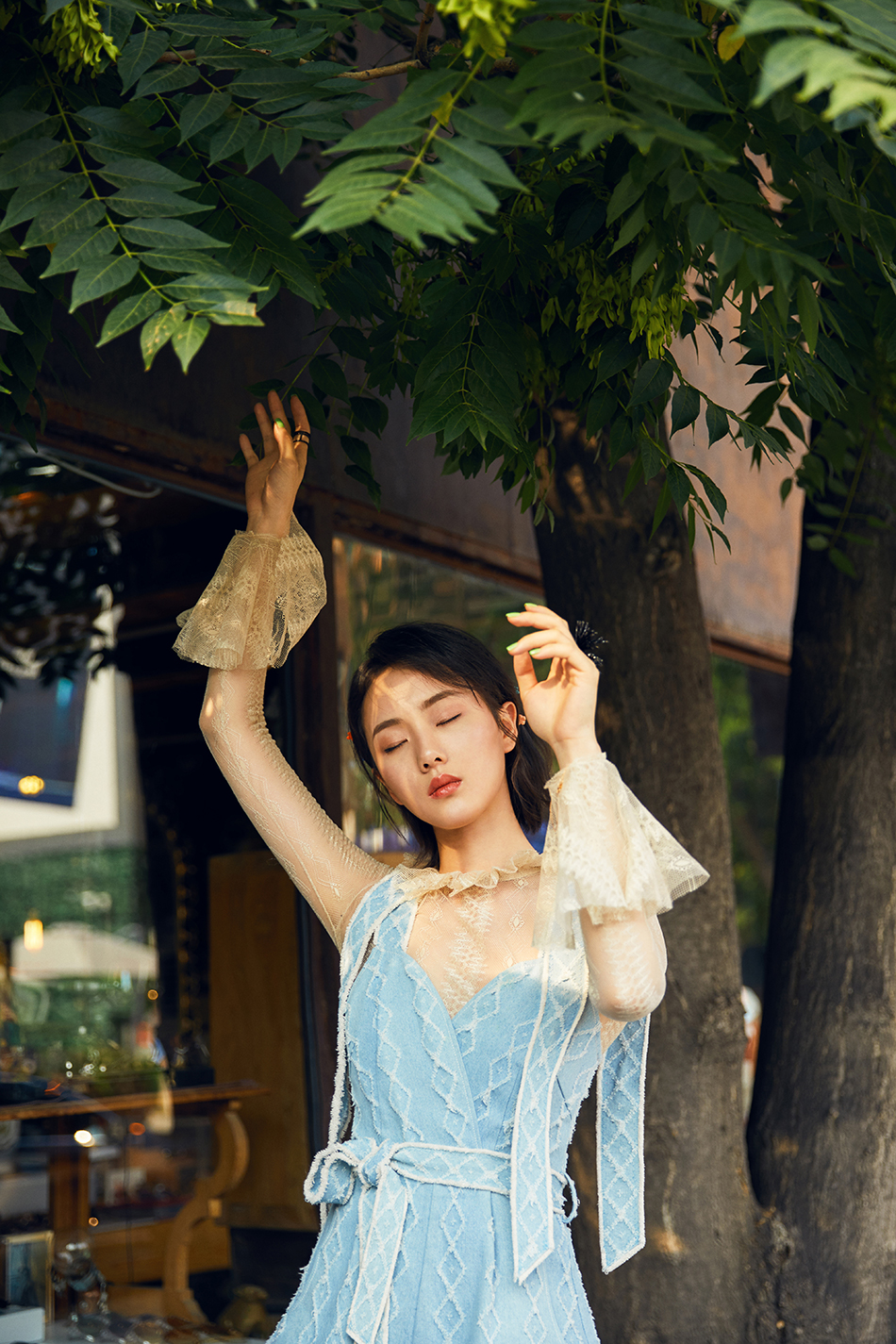 邓郁立夏日写真曝光清新俏皮编织彩色少女梦