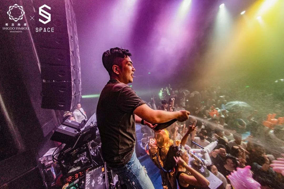 spaceclubletsgurgle室内湿身派对第二趴回顾