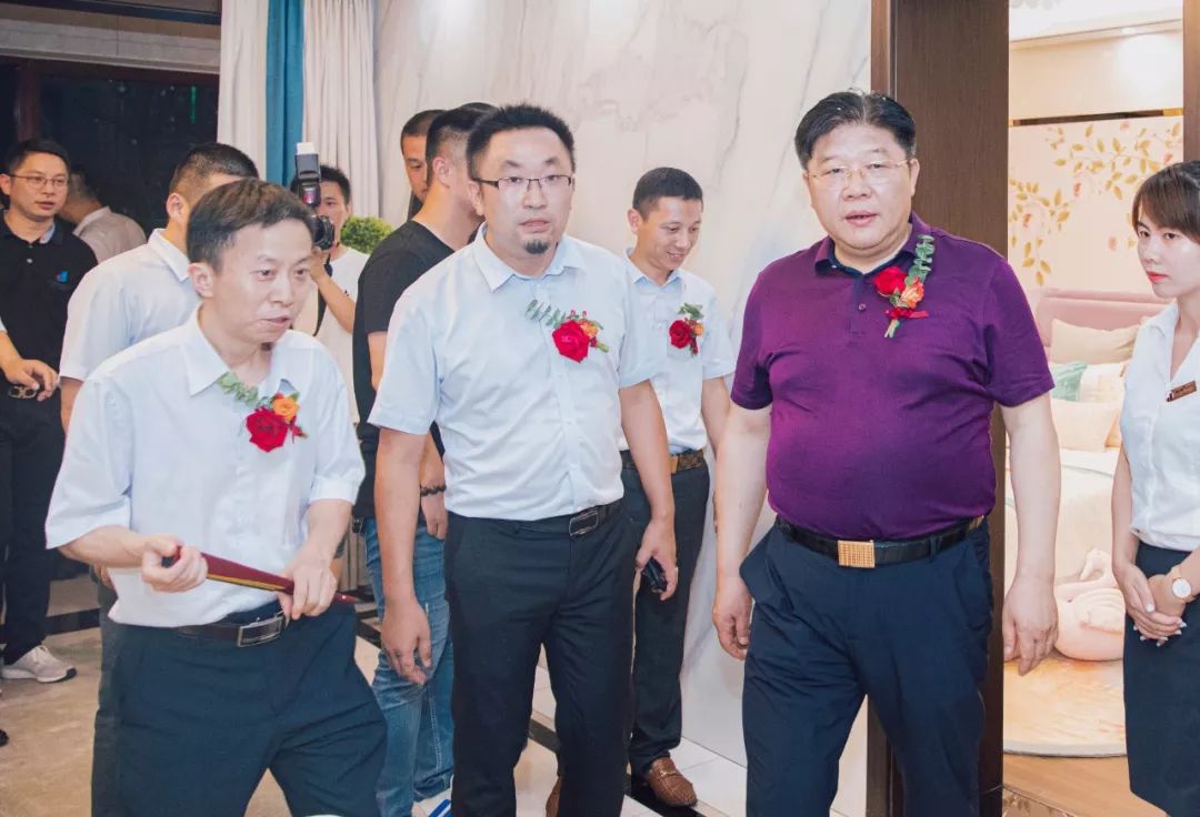 典藏的古典美宅之名,振兴·京英地产马其亮董事长每每在推进会议之后