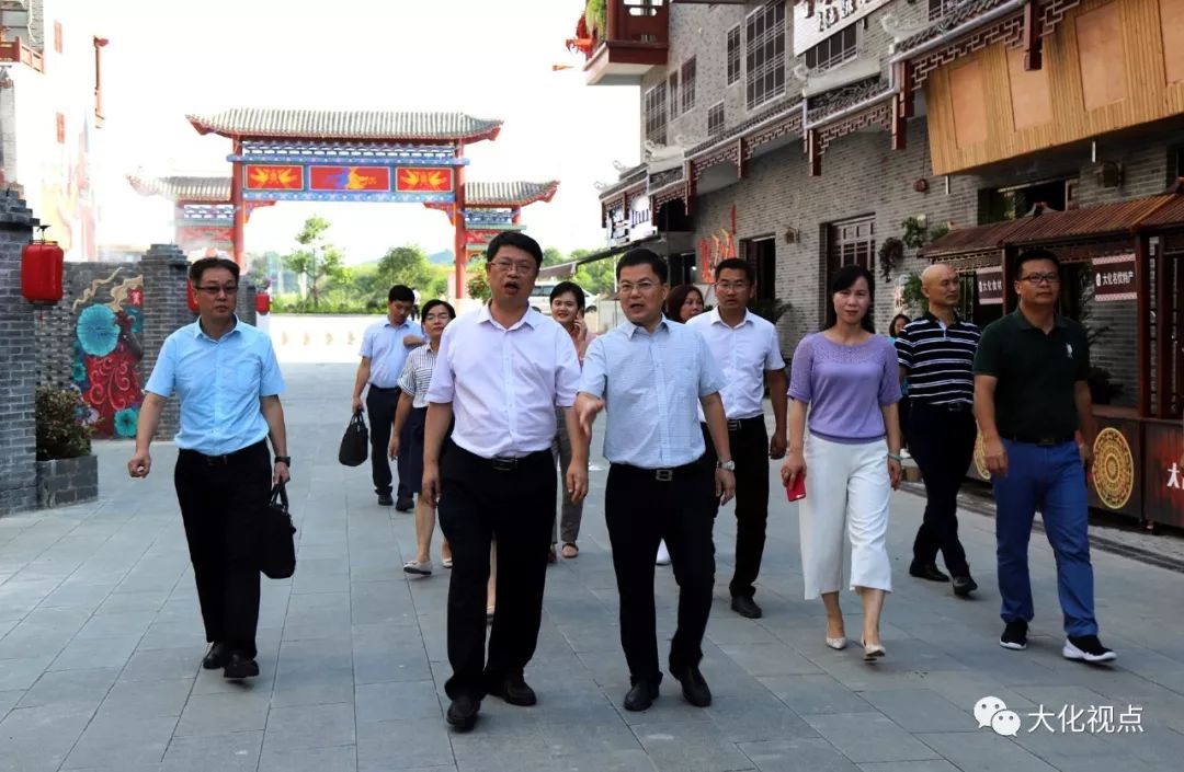 今日头条区党委宣传部副部长网信办主任金化伦到大化调研