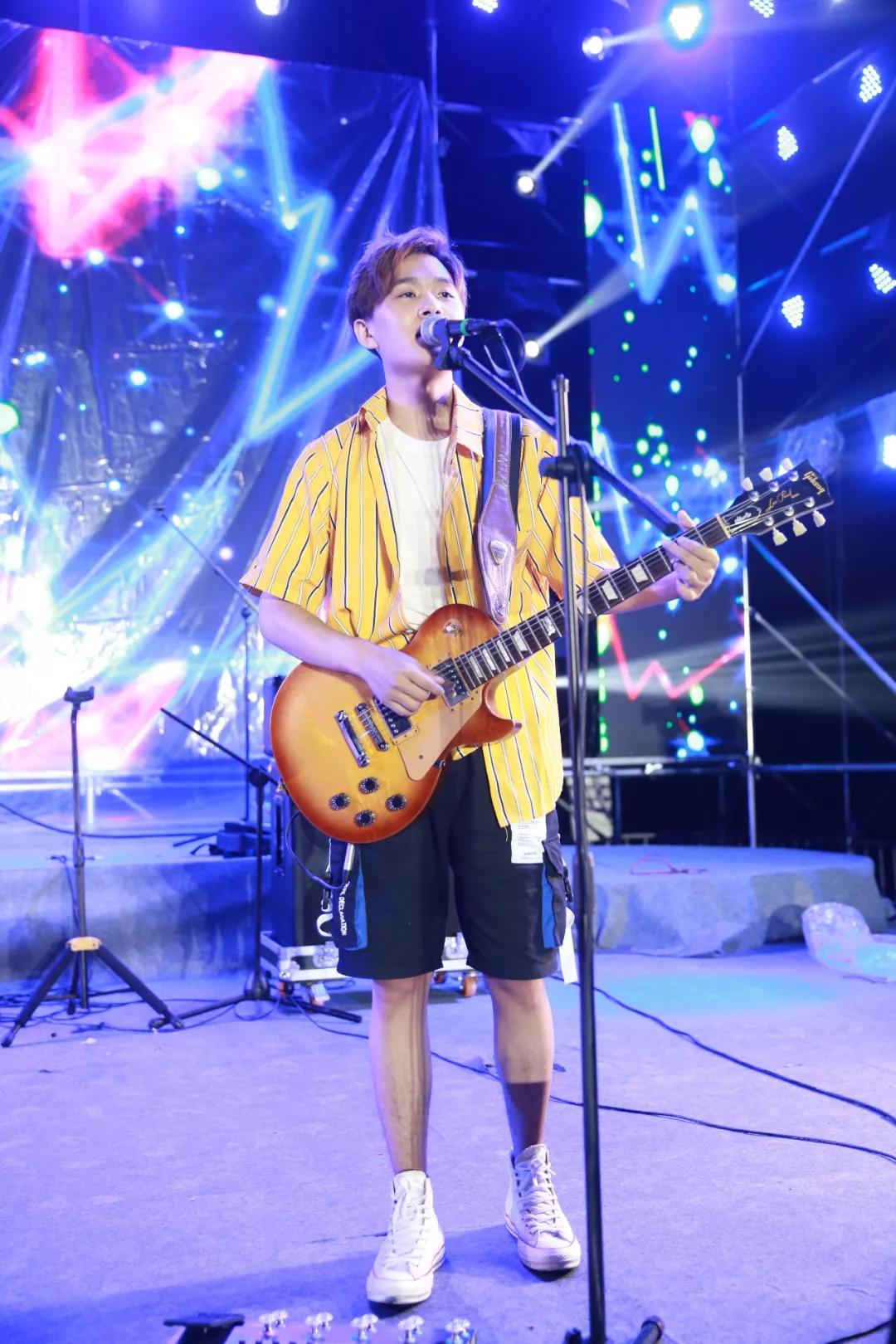 8月3日第二场演出歌手《生僻字》原唱陈柯宇1零叁伍玖乐队2低空飞行
