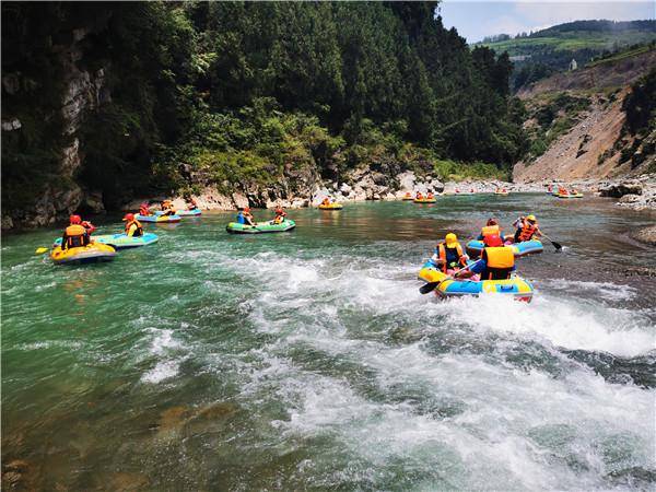 清凉一夏2019绥阳县清溪峡趣味漂流挑战赛激情开赛