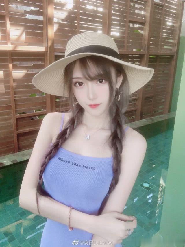 lol泰国游归来腐团儿晒出泳装照一个背影便胜过千言万语