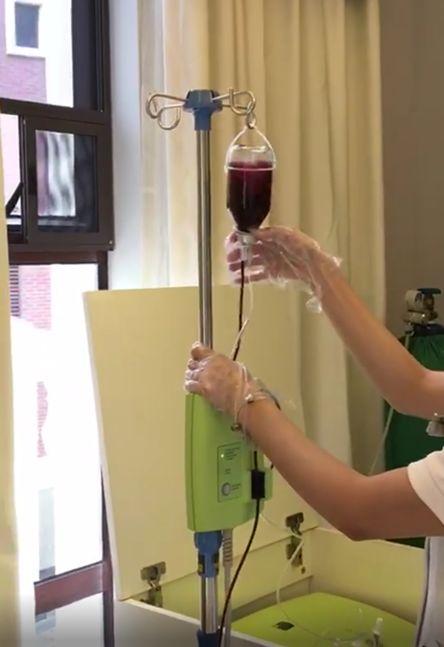 惊女子竟在体外洗血5万一次美容又防癌真相令人害怕