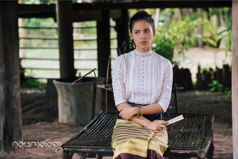 最新泰剧戛萨珑花香里的近现代清迈庸那迦人服装