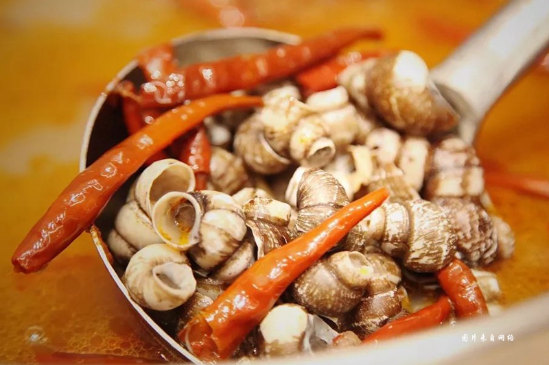 也可能是浙南地区的半汤菜,上汤螺蛳