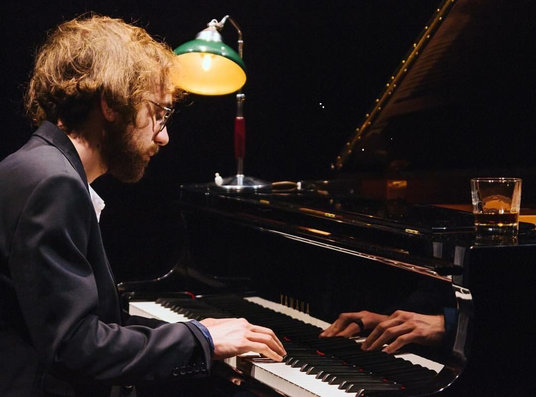 明德有戏|流行钢琴家卡拉拉带你重返权力的游戏,感受古典音乐改编