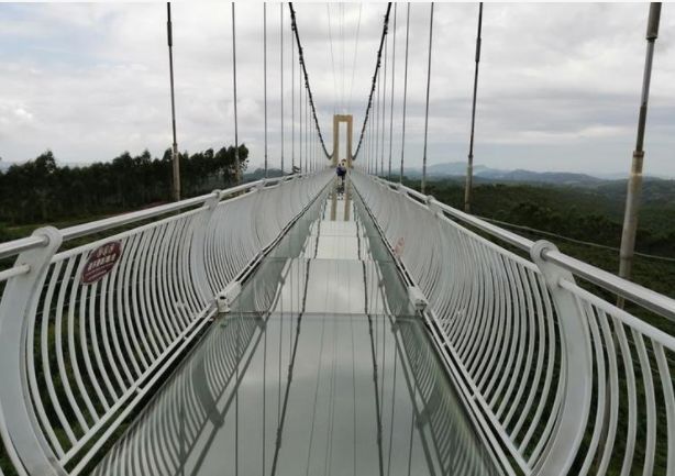 望周知廉江风景区玻璃桥项目暂全部停业封存