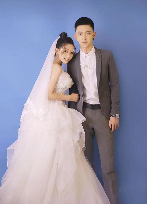 原创小伊伊婚礼时直播间被封,他举办婚礼时,还被人恶意拉掉电闸!