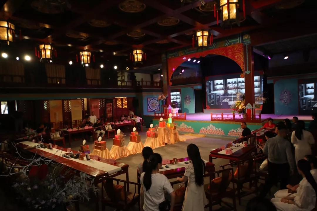 茶馆百态幽幽紫禁茗茶飘香北京东苑戏楼