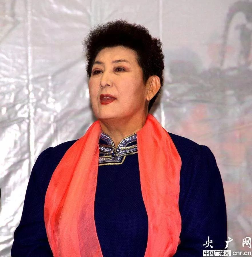 德德玛老师母语演唱《我的母亲》,听哭了