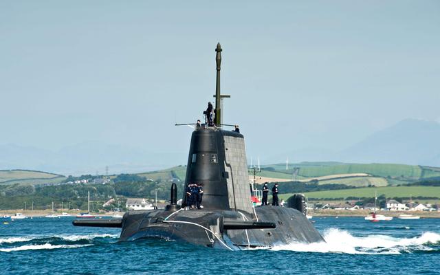 英国公开威胁伊朗:派核导弹潜艇进入波斯湾,水面战舰不够水下凑