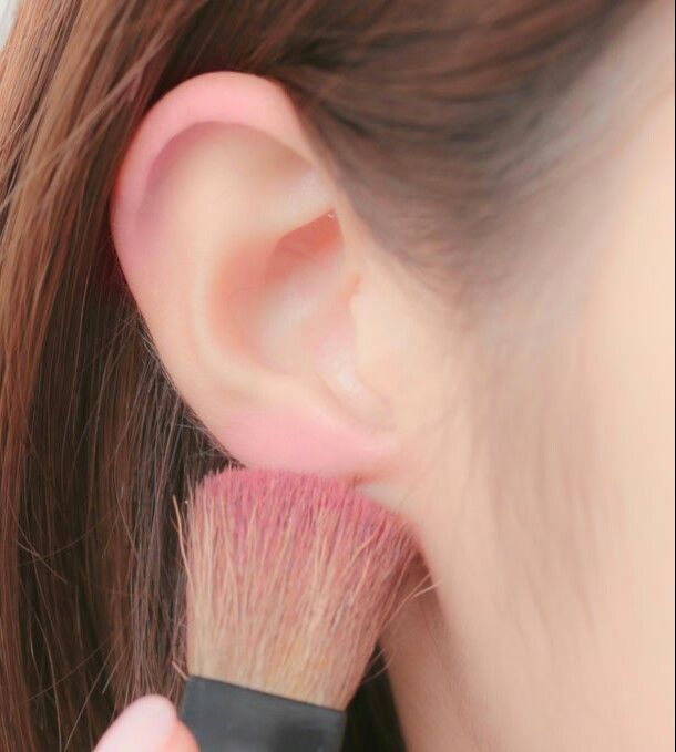 别以为粉红色的耳朵是因为害羞紧张导致是毛细血管扩张?