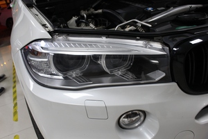 崇川新款宝马x5改立盯紫金版led双光透镜 实现四近光四远光_搜狐汽车