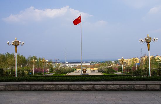 青州是"古九州"之一,位于泰山和渤海之间,"东方属木,木色为青",《尚书