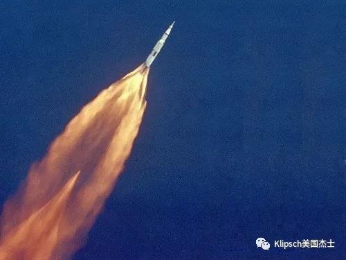 无需av功放开足马力,也能让整个房间充满雷鸣般的低频.