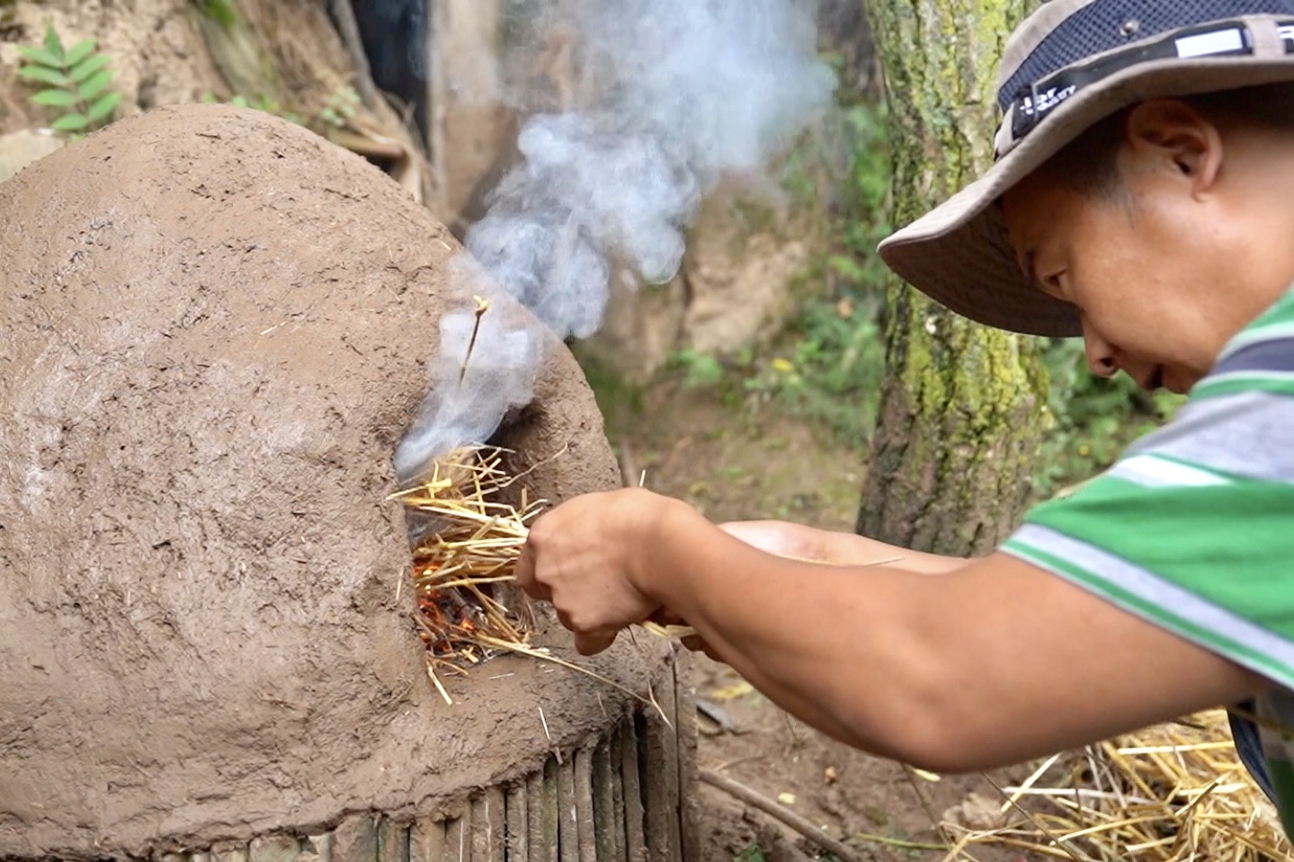 泥土窑烤面包,考完再熬罐罐茶,土办法加工的面食最好吃