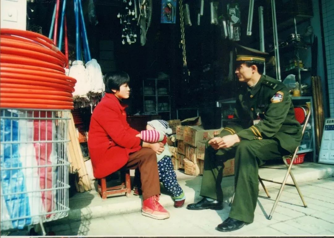 老照片 | 青白江上个世纪的平安记忆._公安