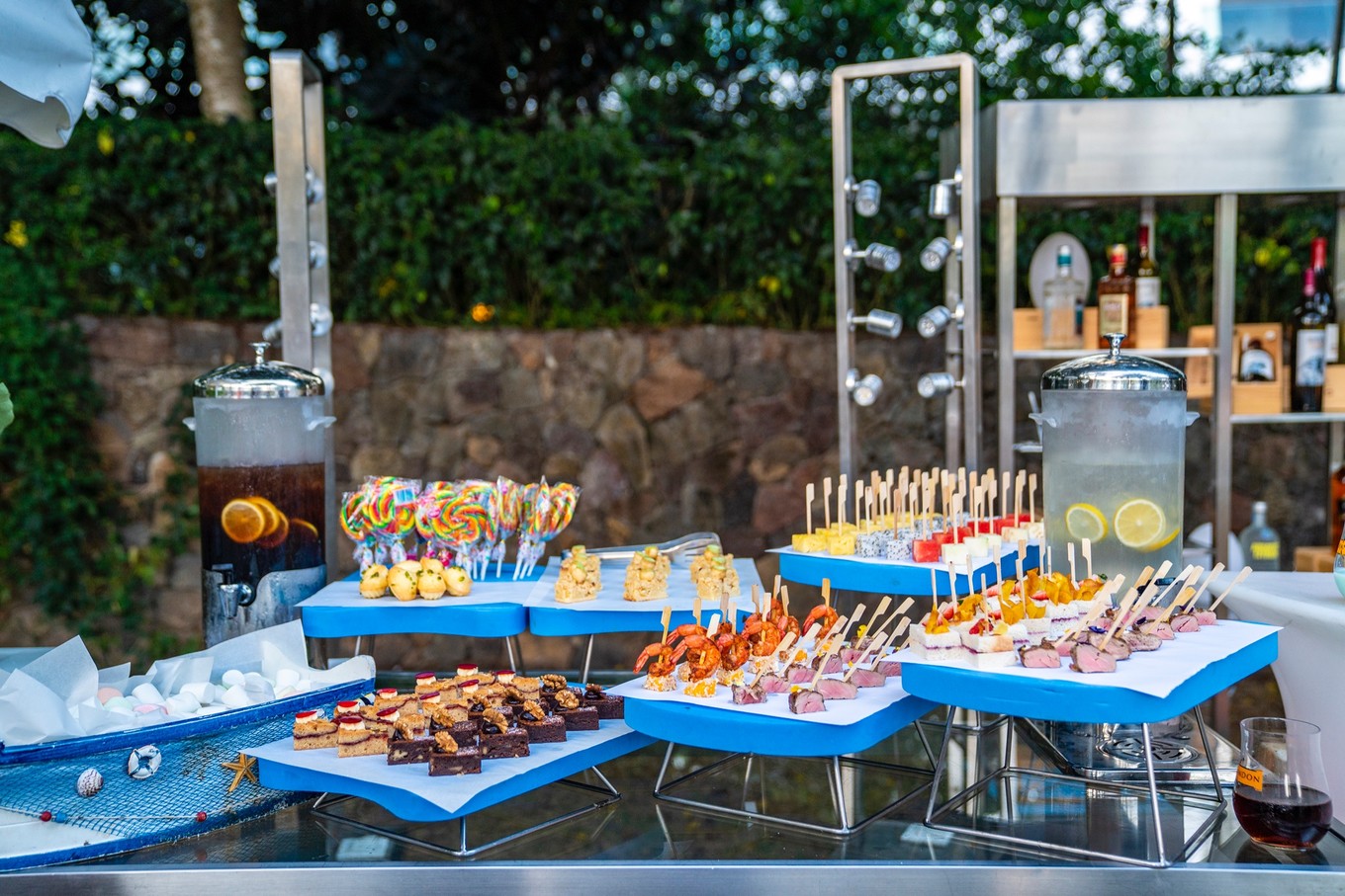 三亚酒店新玩法夏日狂欢泳池派对激情泡泡欢乐盛宴