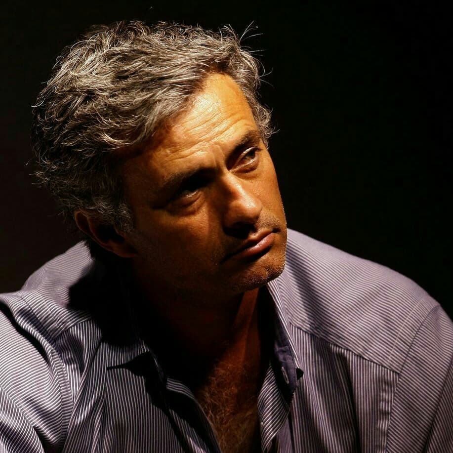 穆里尼奥从2002年开始带队波尔图在教练圈声名鹊起时,那个意气风发的