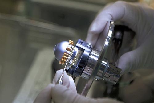 光纤陀螺仪的突出优点使其在航天航空,机载系统和军事技术上的应用