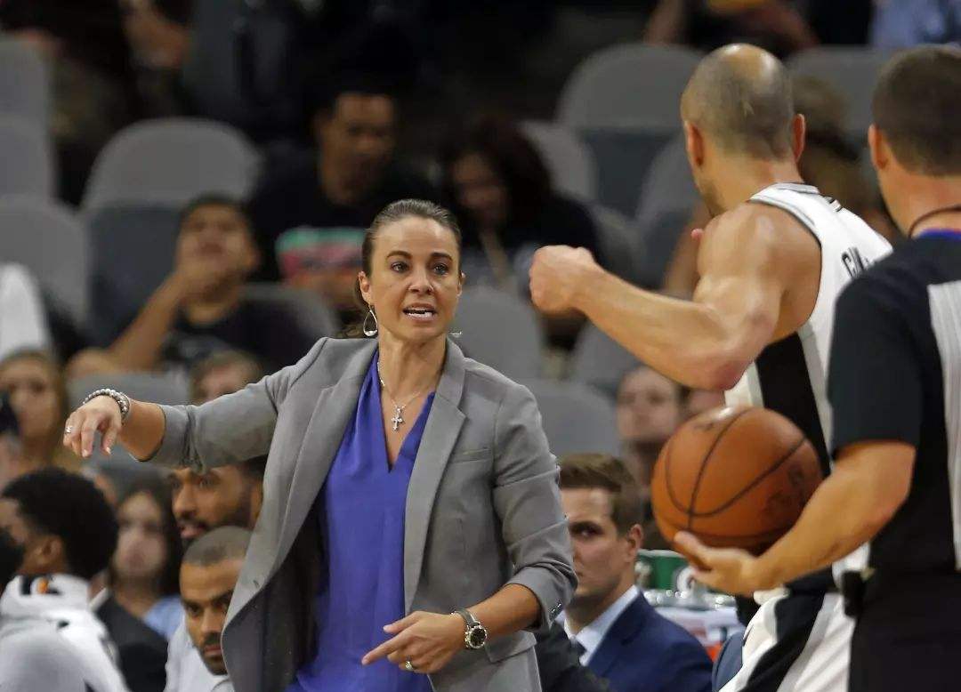 原创你是真的皮马刺后卫调侃波波维奇希望他第一场比赛就被驱逐