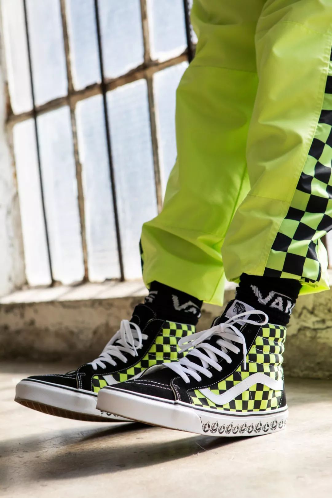 vans logo大拇指棋盘格图案off the wall 在服装配件上随处