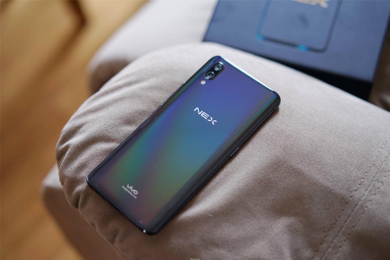 搭配索尼旗舰级感光元件imx363,同时支持4轴防抖技术