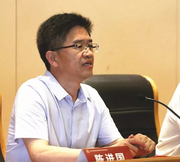 淄博市第一医院院长陈进国在讲话中指出,淄博市第一医院将以本次会议