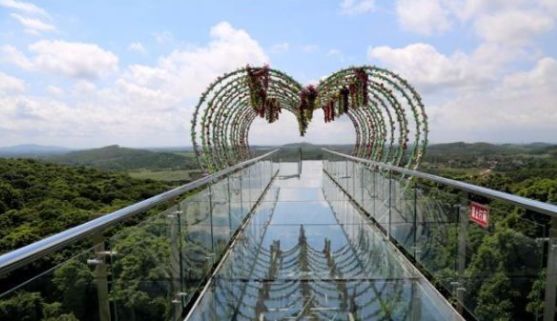 湛江廉江玻璃桥全部停业,检测不合格将被拆除.