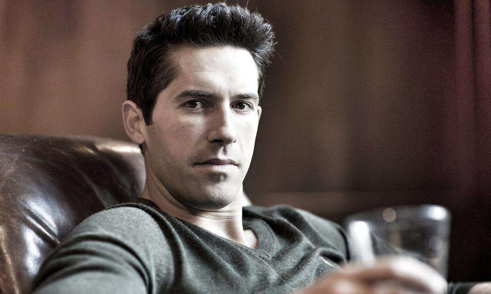 带火了吴京,可作为第一部的反派,他却沦为烂片之王_斯科特·阿金斯