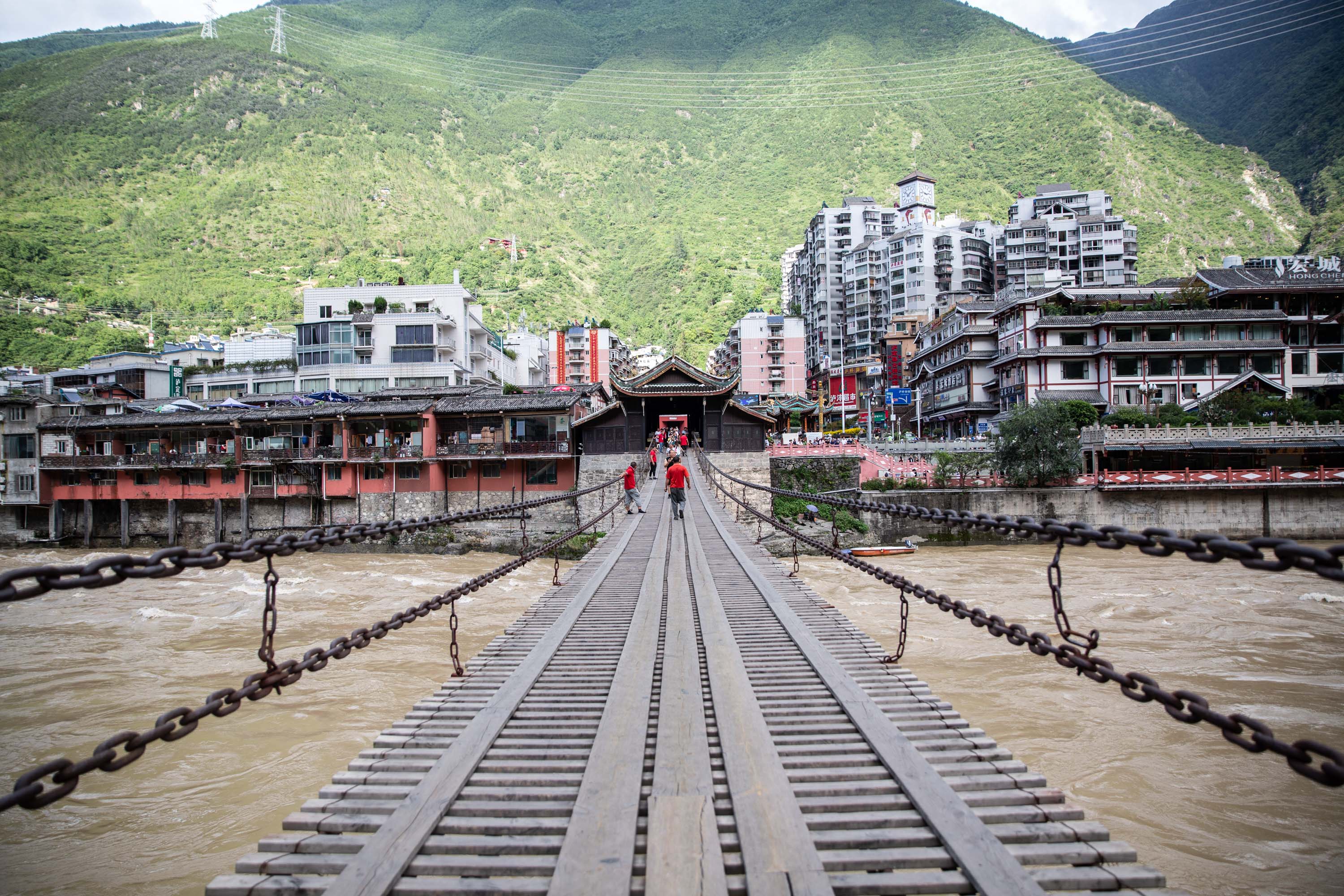 记者手记: 泸定桥断想