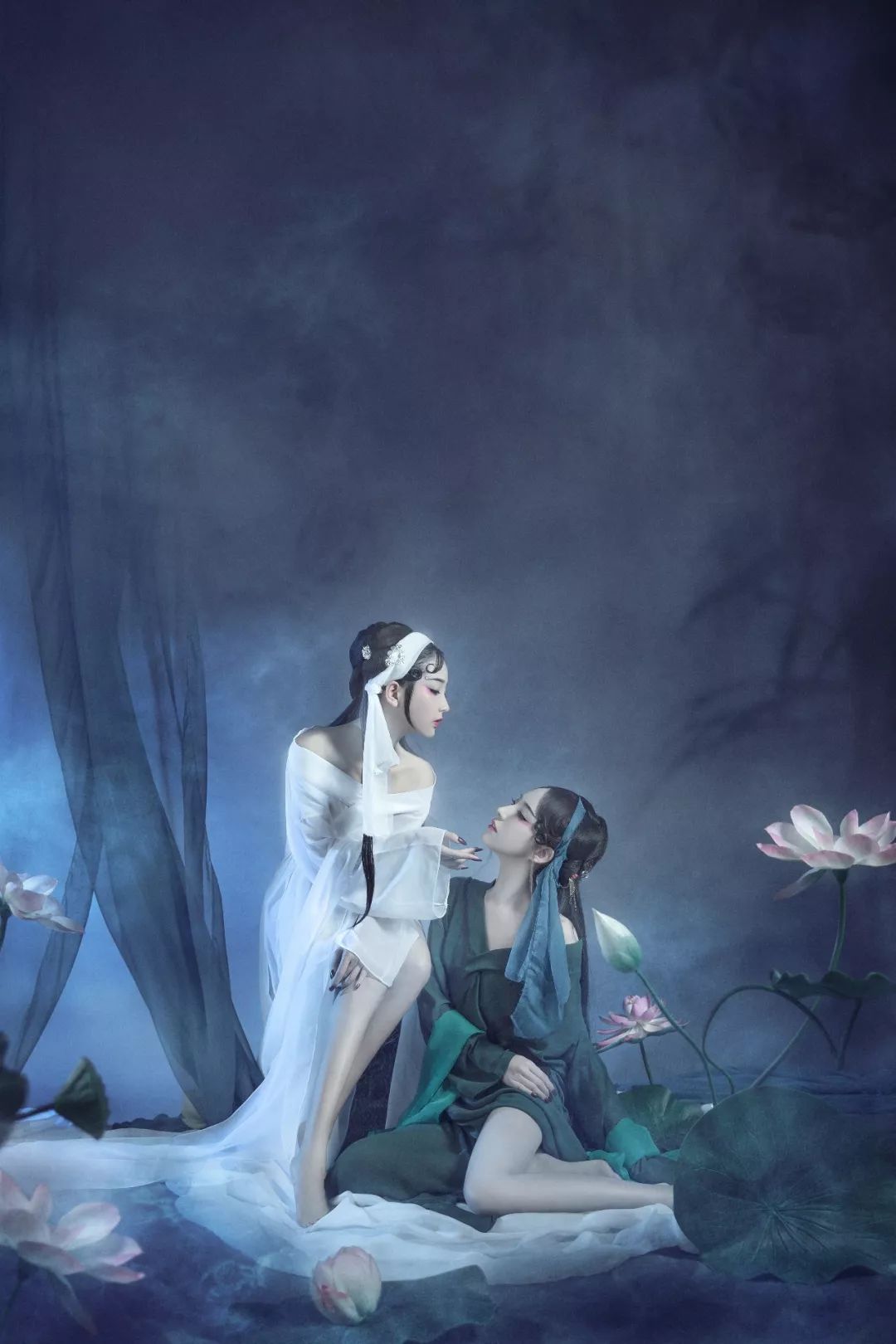 延禧攻略回眸一笑百媚生六宫粉黛无颜色月神轻罗小扇白兰花,纤腰玉带