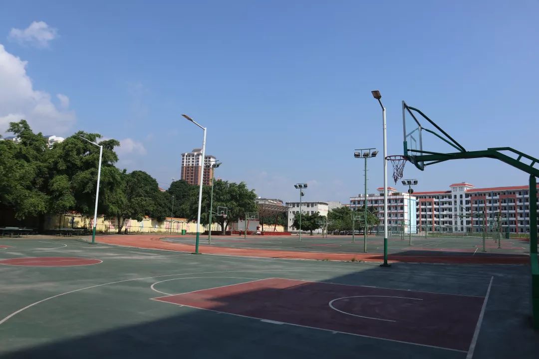 纪实93寻记忆,悟变迁,看偏远中学发展史,感共和国70年伟大成就_上林