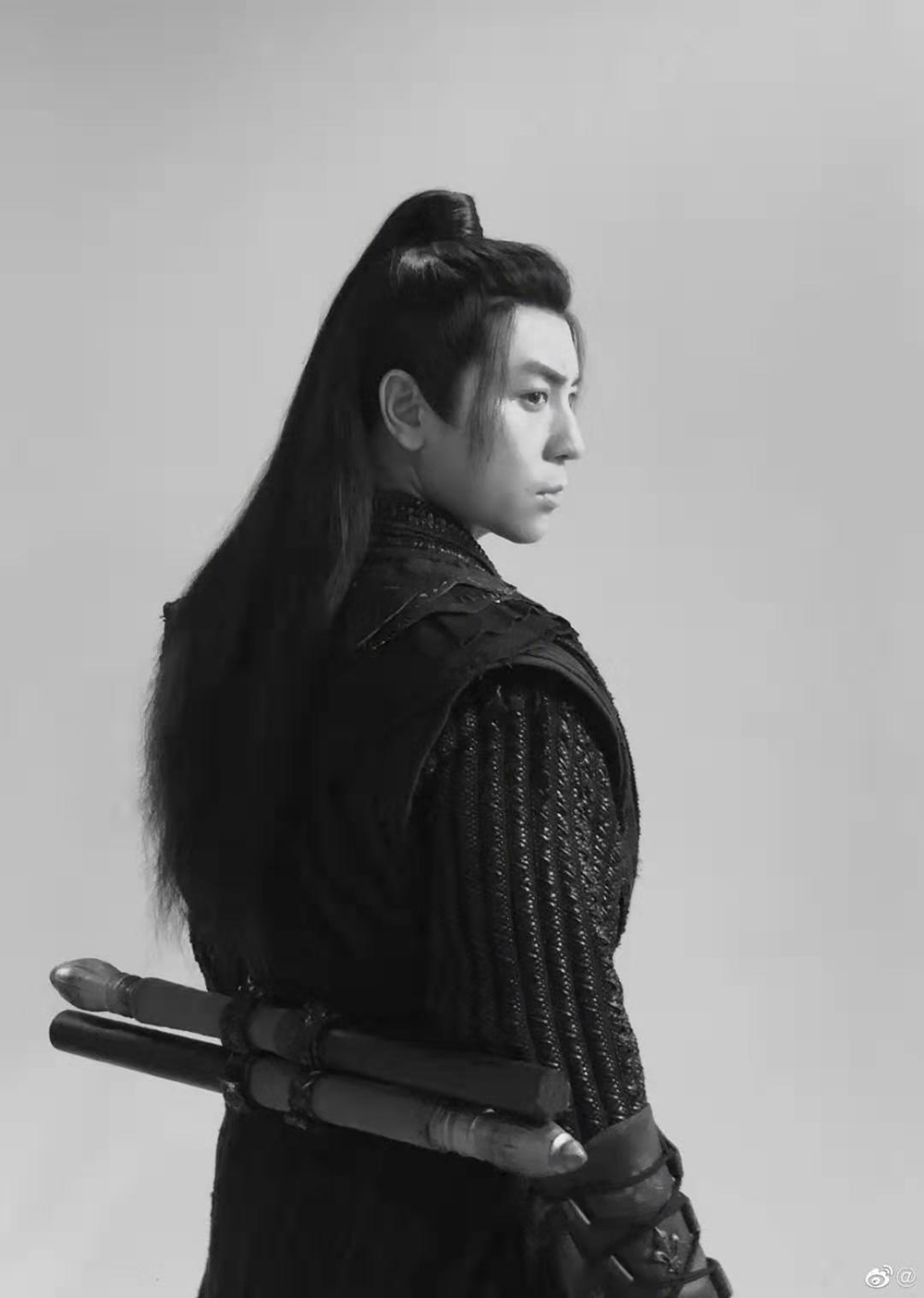 释小龙晒杀青照片 多重身份惹观众期待