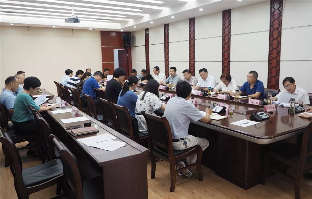 五峰政协召开议政性常委会议;长阳政协学践结合开展主题党日活动