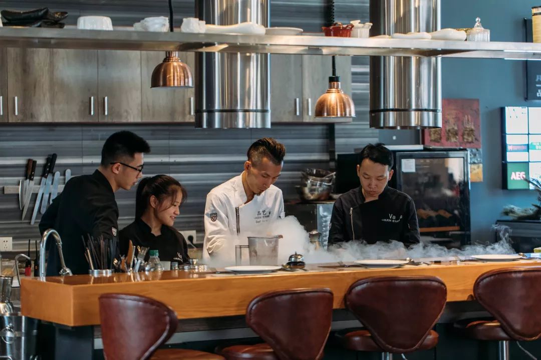 林浩,国际厨神,台北厨王,中西意法,分子料理,获奖无数.