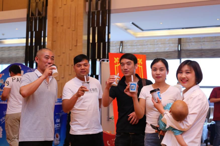 现场直击同福碗粥玩转混搭新品粥饮上市引经销商热捧