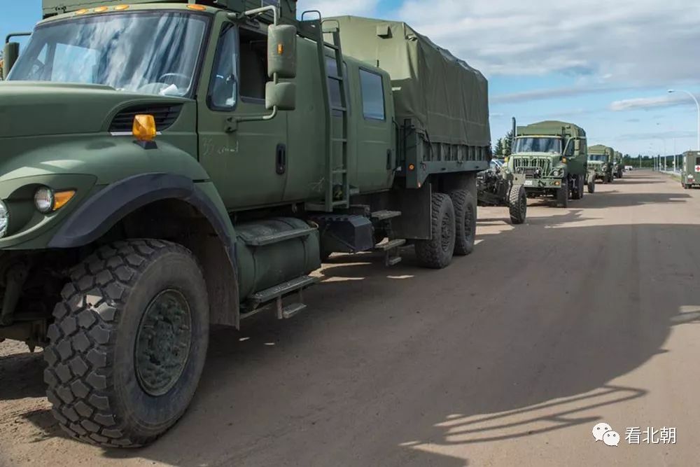 m101榴弹炮变形版加拿大c3型105毫米榴弹炮实弹射击图集